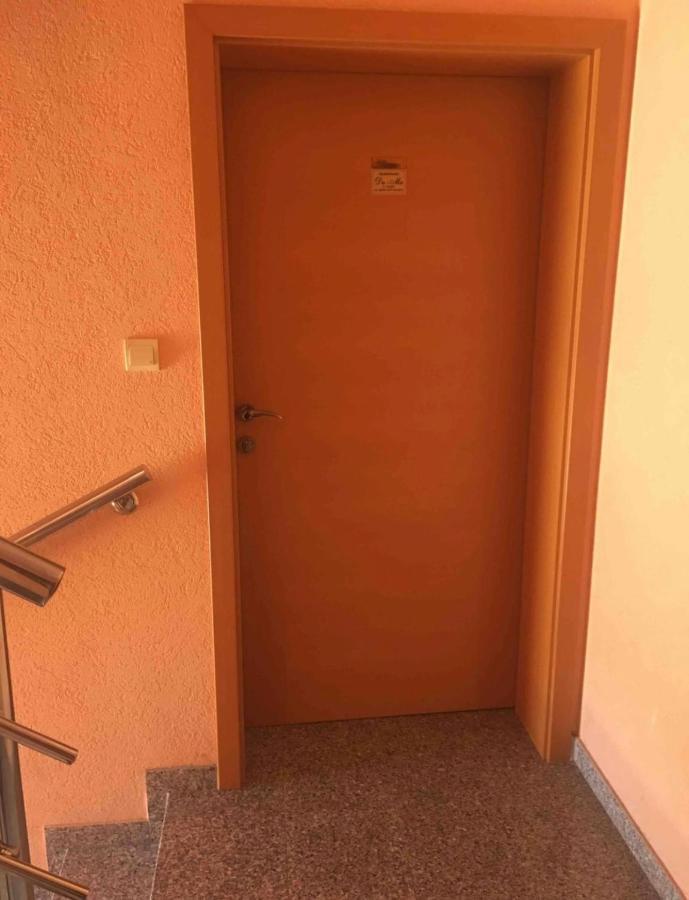 Studio Dama Blizina Amfiteatra I Bus Kolodvora ,Besplatan Privatni Parking,Self-Check- In Пула Экстерьер фото