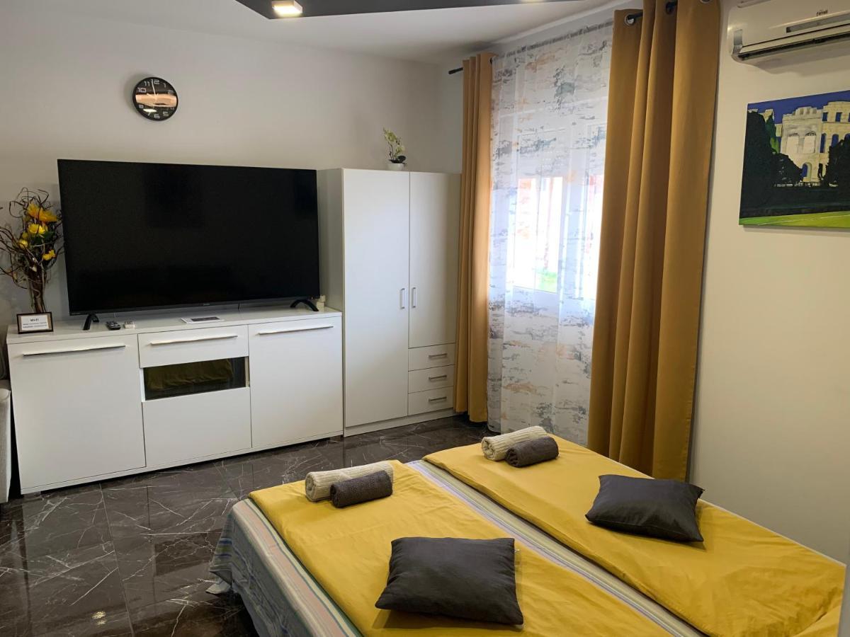 Studio Dama Blizina Amfiteatra I Bus Kolodvora ,Besplatan Privatni Parking,Self-Check- In Пула Экстерьер фото