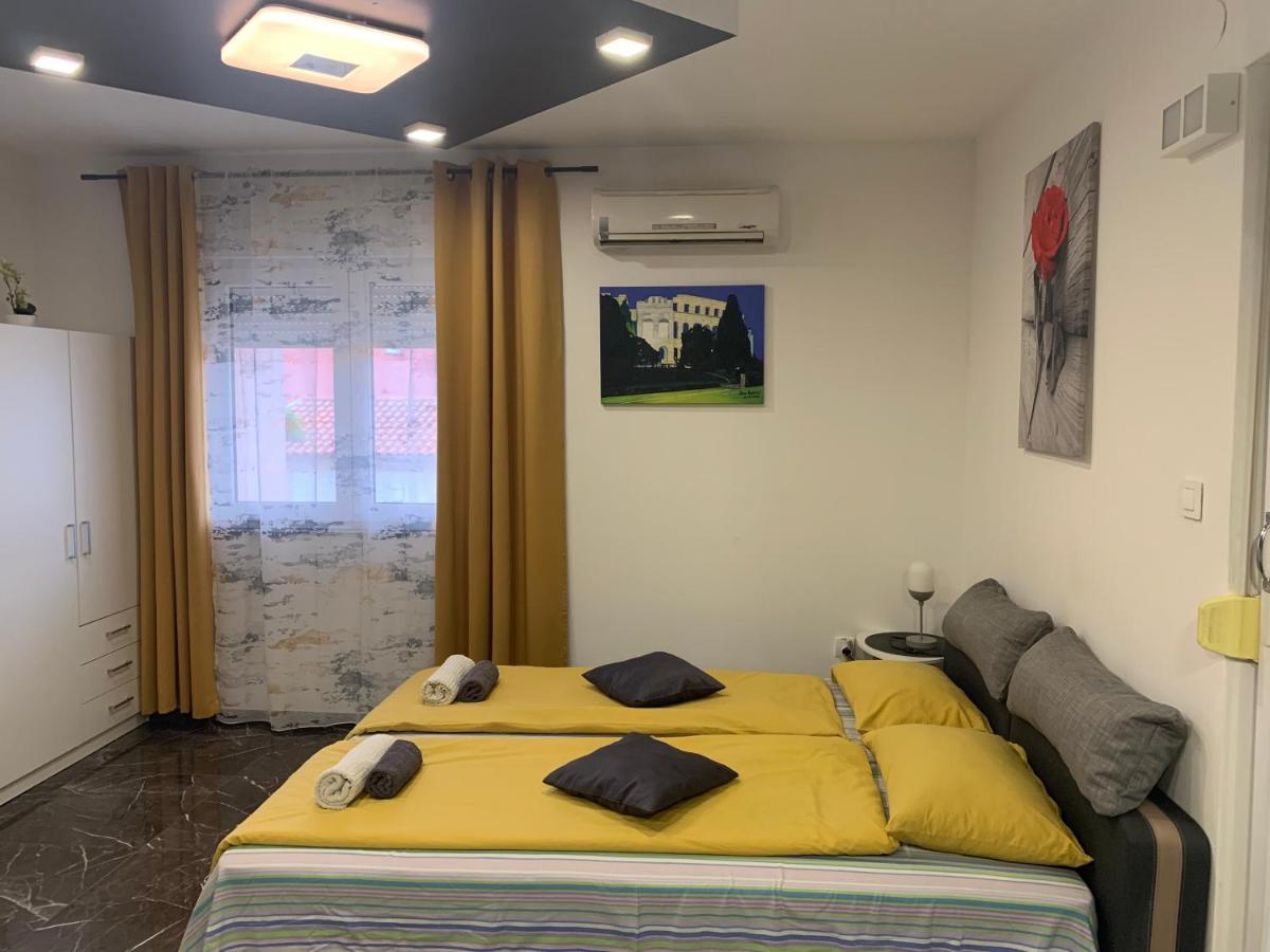 Studio Dama Blizina Amfiteatra I Bus Kolodvora ,Besplatan Privatni Parking,Self-Check- In Пула Экстерьер фото